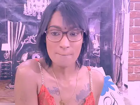 IndianRebel4u2Luv webcam
