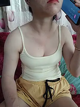 AvaRoyale webcam