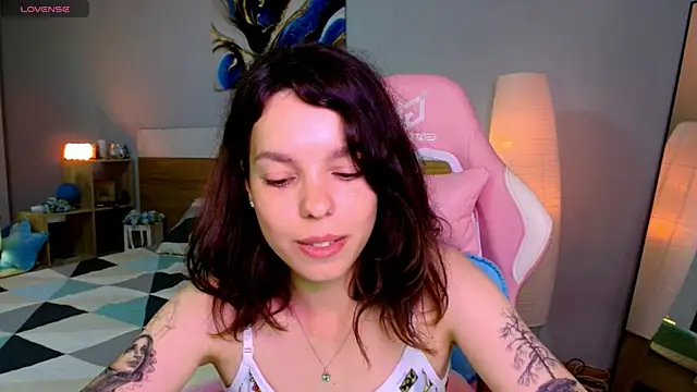 Maya_Campbell webcam