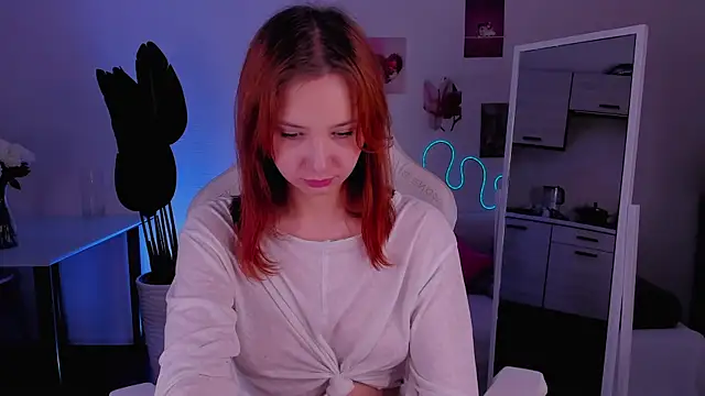 LittlePeach007 webcam