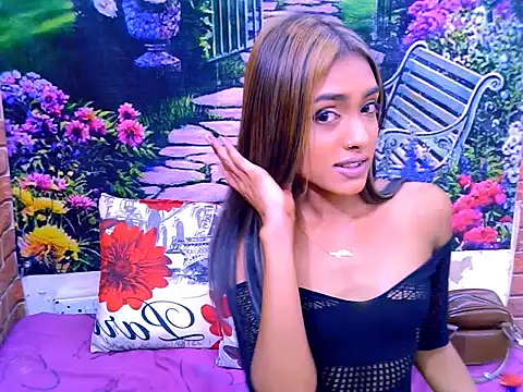 IndianPretty14u2Luv webcam