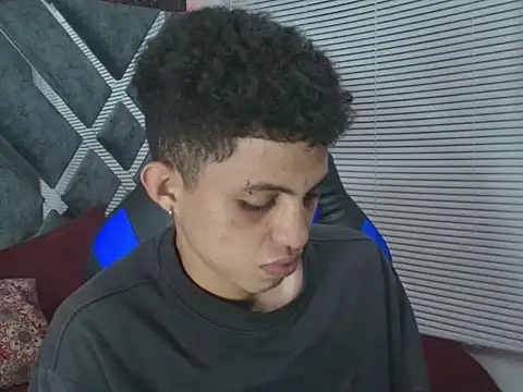 cameron_lux77 webcam