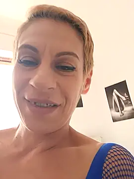 KittyDesiree webcam