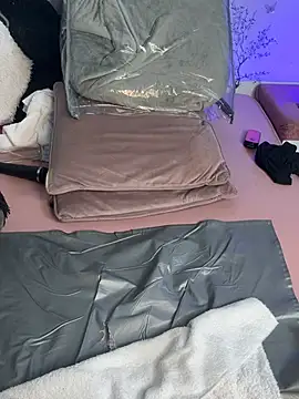 IamSteph13 webcam