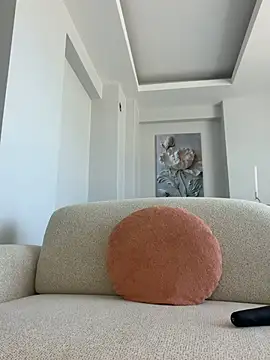 KnellForQueen webcam