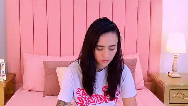 MiaMackenzieX webcam