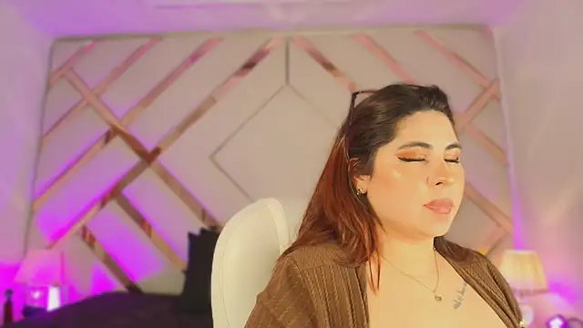 Mia_Pembroke_ webcam