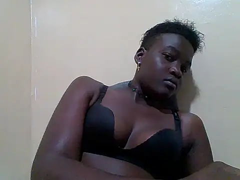 Pretty-Leaa webcam