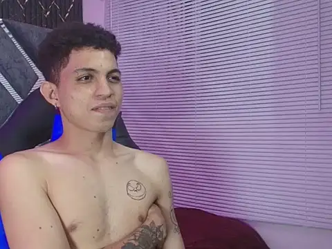 cameron_lux77 webcam