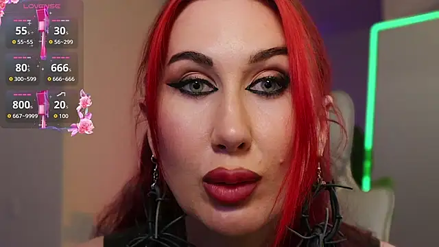 Lady_RedAlexa_RA webcam