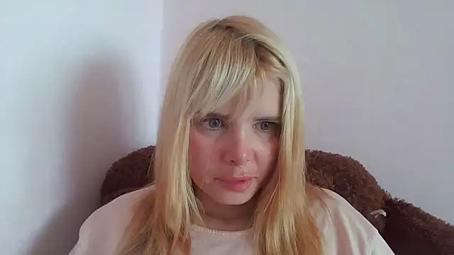 HornyElena webcam