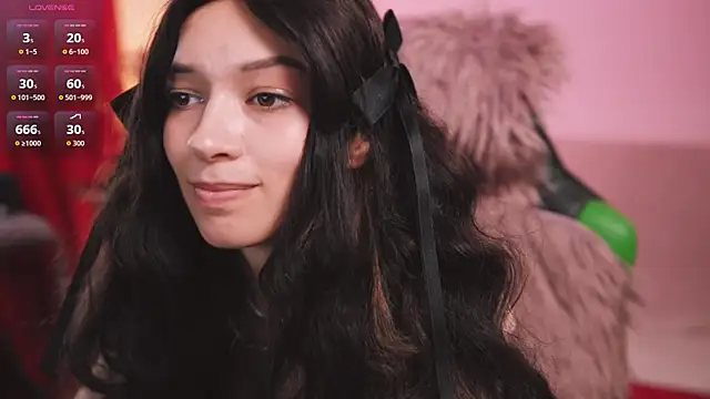 YourDarlingVivian webcam