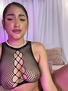 Aishapeyton_ webcam