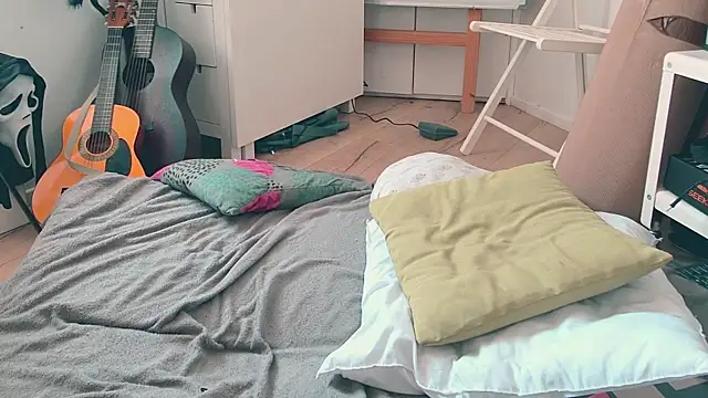CeriseLapine webcam