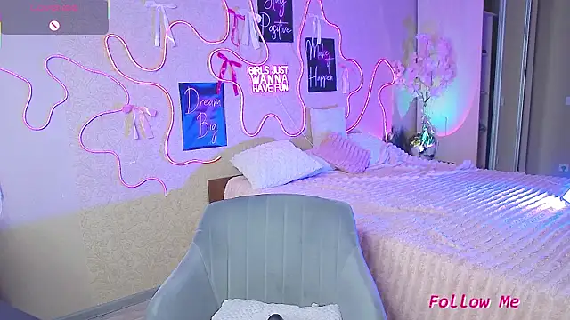 Lillianhot68 webcam