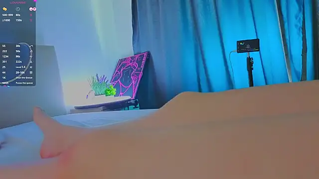 LauriePerez webcam