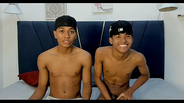 An_fox23's black male cam and chat room