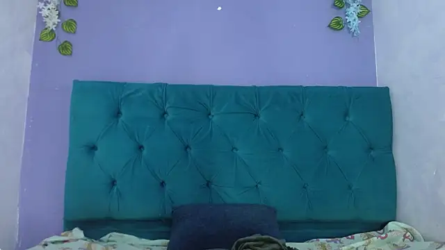 alorena_megancm webcam