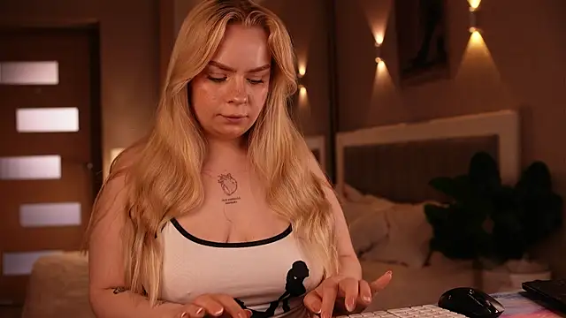 LisaLove3 webcam