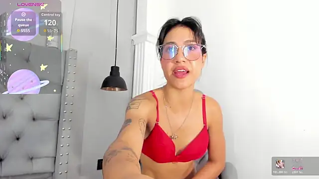 Nia_lobo webcam
