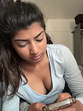 naughtywhisper784 live cam on StripChat