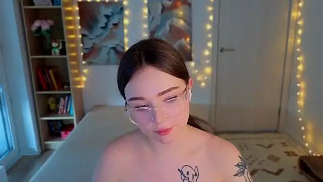 MilenaSaint webcam