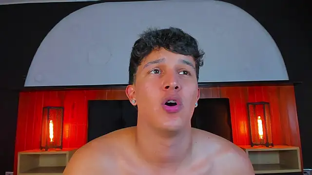 Leo_Savage_ webcam