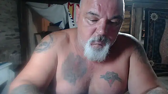 Newfiesausage1972 webcam