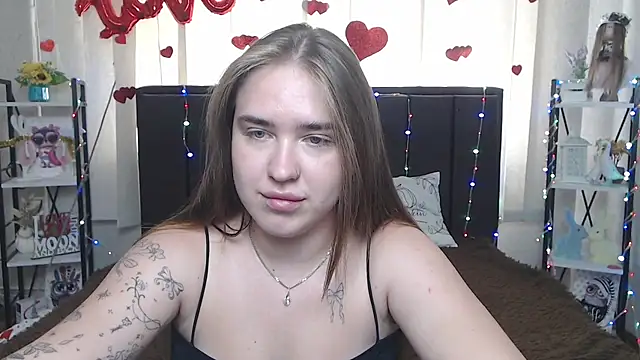 LauraHlot webcam