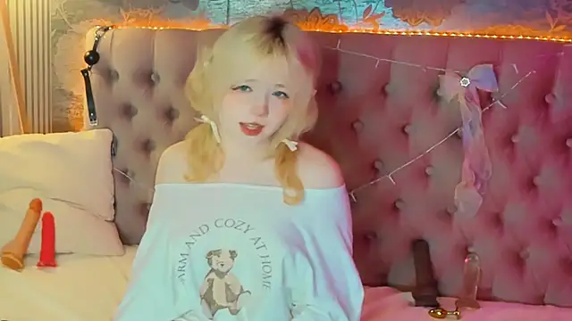 EmilyAngells webcam