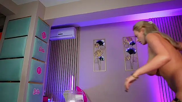 SabrinaJade webcam