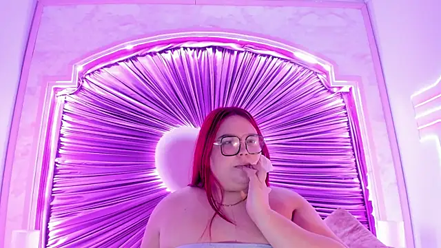 Lushi_Love webcam