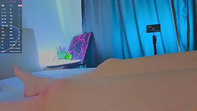 LauriePerez webcam