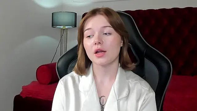 ElinaVale webcam
