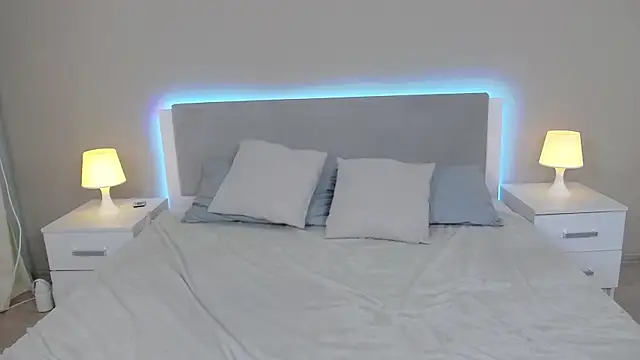 MiaVelmont webcam