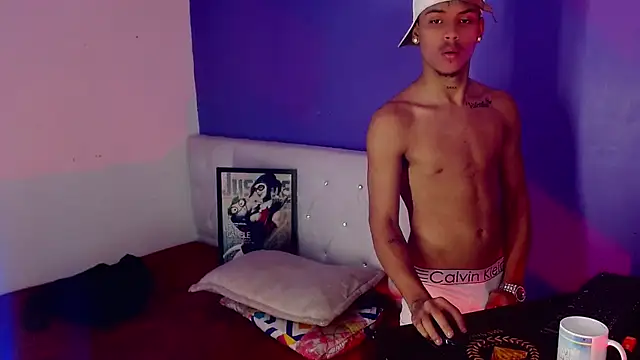 Angel_foxc13 webcam