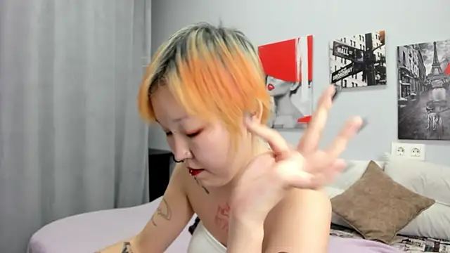 Cute__Kiko webcam