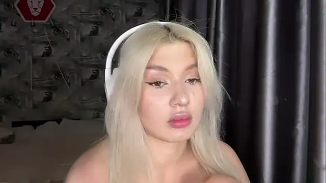SpotlessParaffin webcam