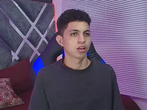 cameron_lux77 webcam