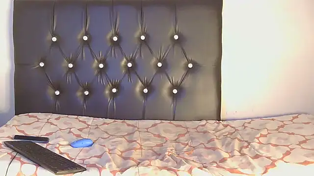 MilfGripMachinee webcam