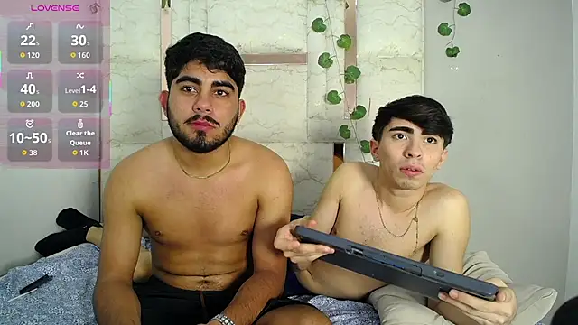 Michael_and_twinkk webcam