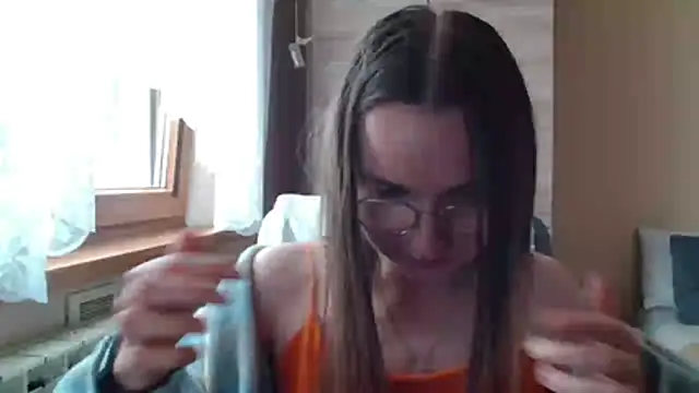 LooveELLYx webcam