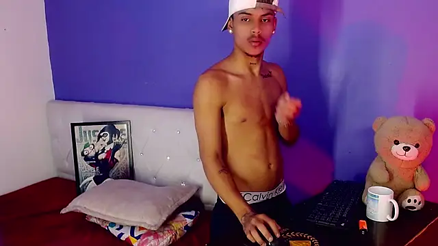 Angel_foxc13 webcam