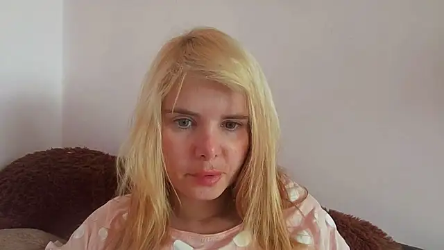 HornyElena webcam