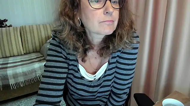 lauraoven webcam