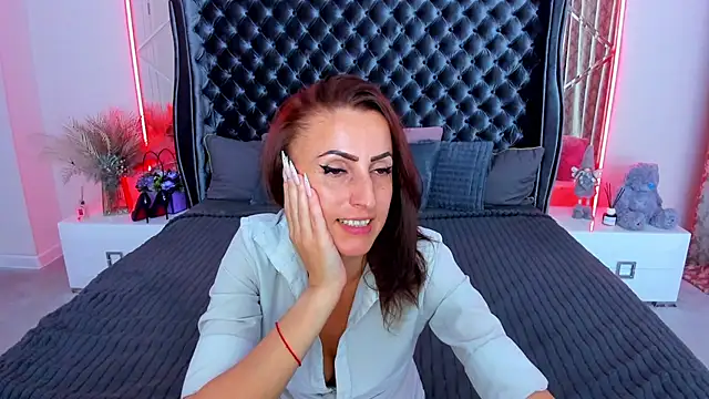 Rebecca_Diamond