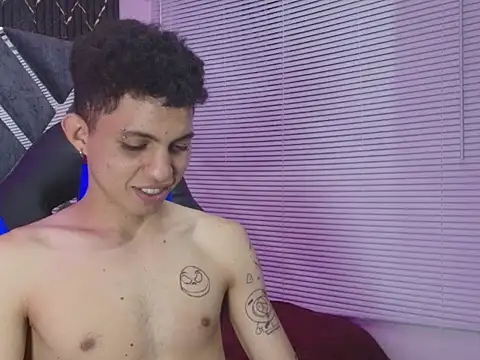 cameron_lux77 webcam
