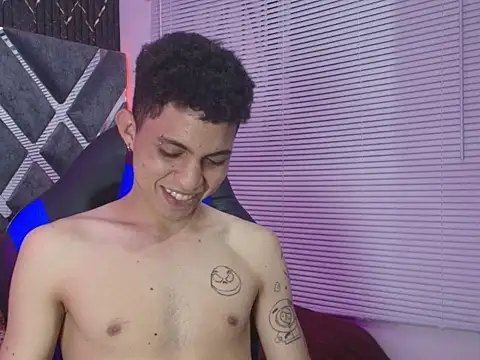 cameron_lux77 webcam