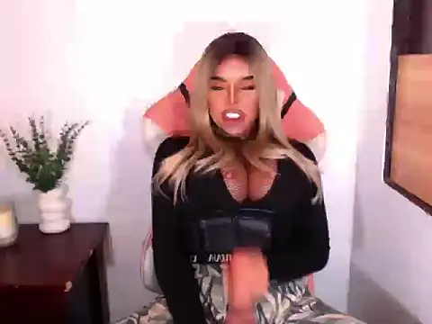 Zandralopez live sex cam