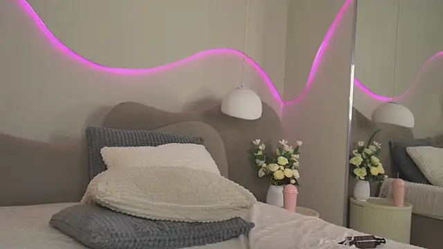 Nicole_Space webcam